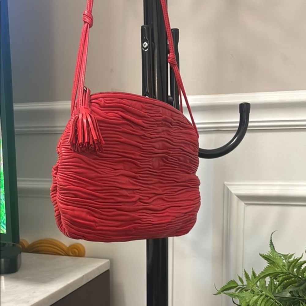 Vintage Red Crossbody Bag with Ruched Leather and tassel